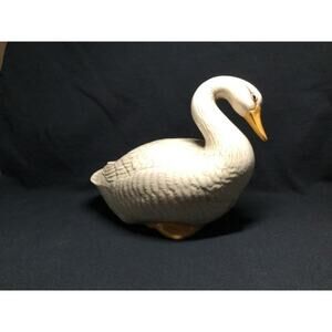 Porcelain Swan 6.5" tall Very Detailed and Beautiful